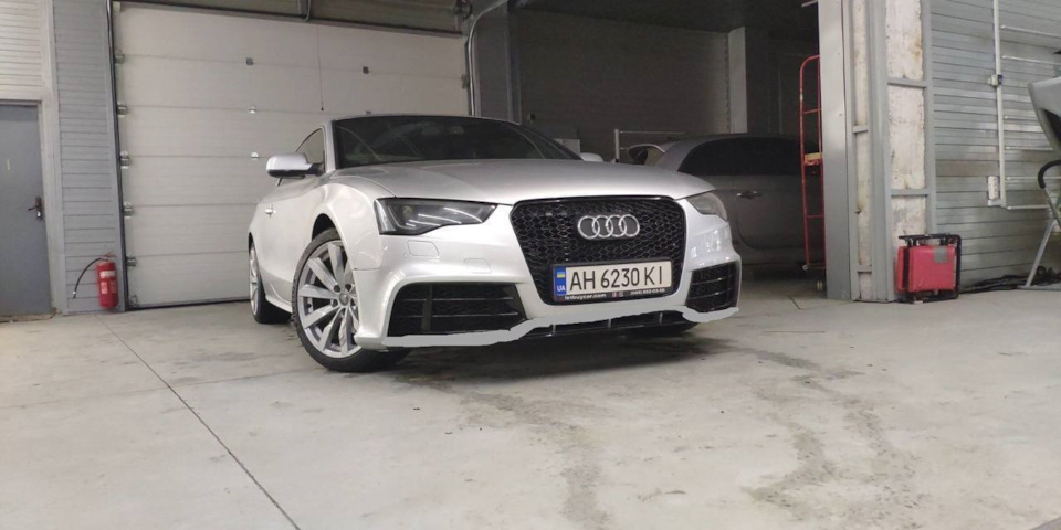 Передній бампер RS5 4