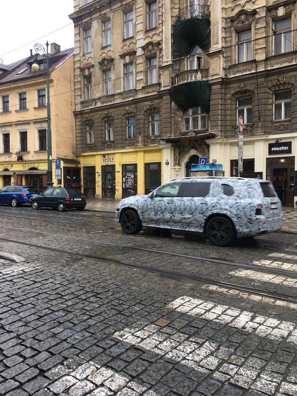 Щось у Празі. New Mercedes-Benz? 2