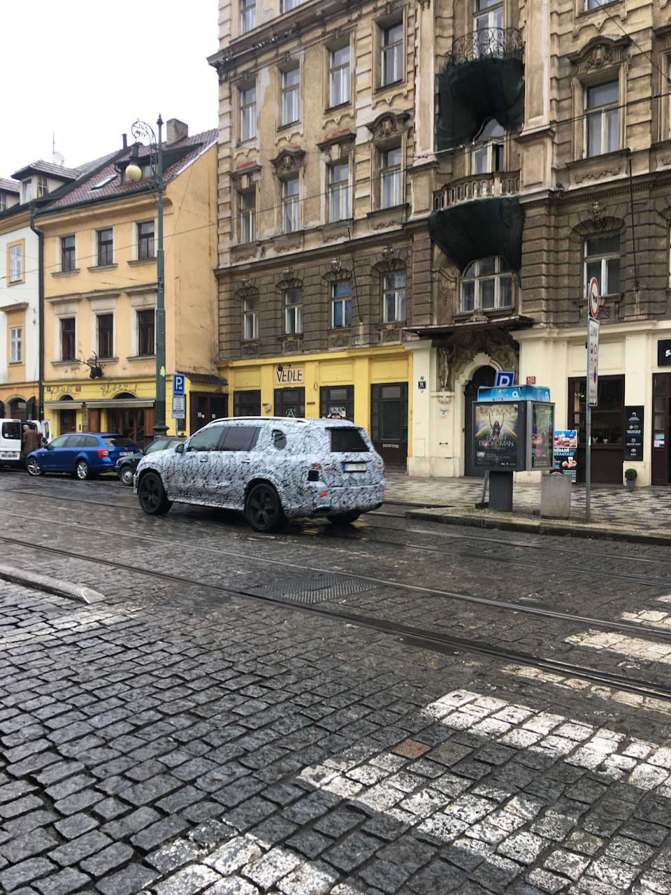 Щось у Празі. New Mercedes-Benz? 3