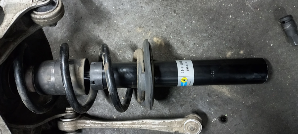 Заміна стійок Bilstein 2