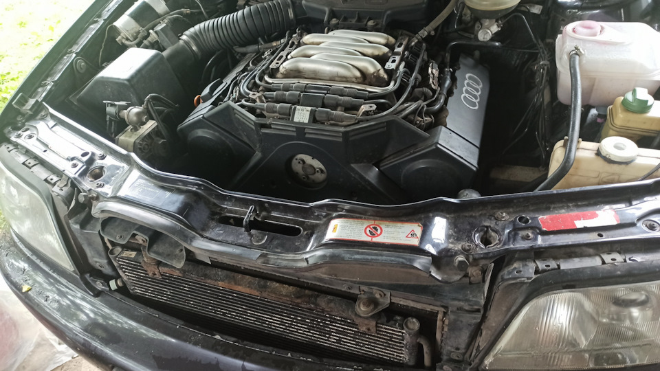 Повітряється йде антифриз Ауді С4 V6 1