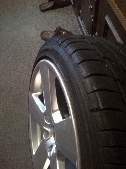 Продам гуму 225/45 ZR18 1