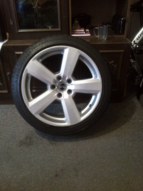 Продам гуму 225/45 ZR18 2