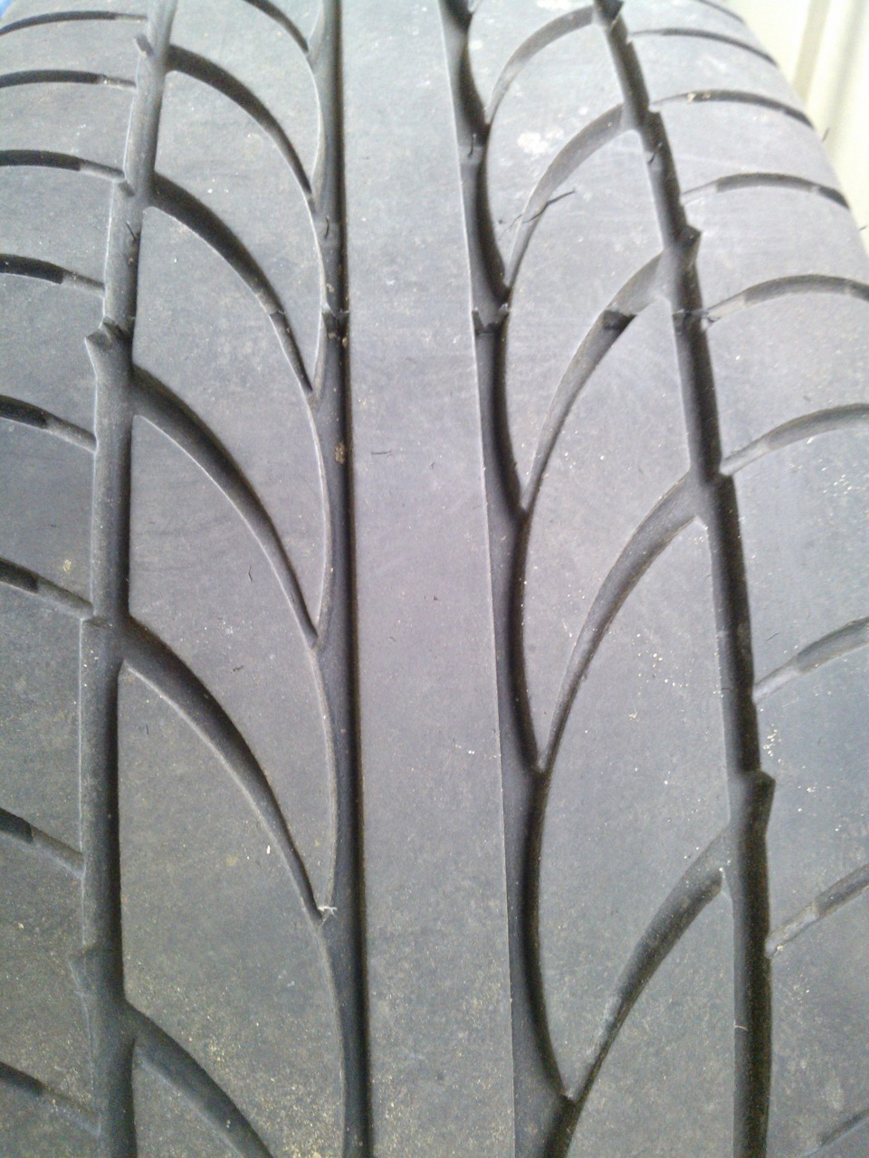 Продам гуму 225/45 ZR18 3