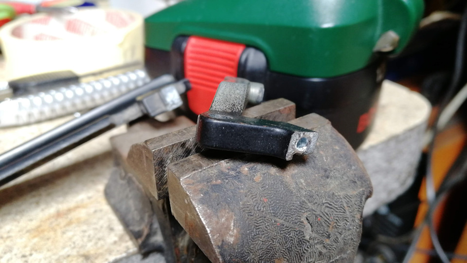 Fixed broken tailgate handle 3