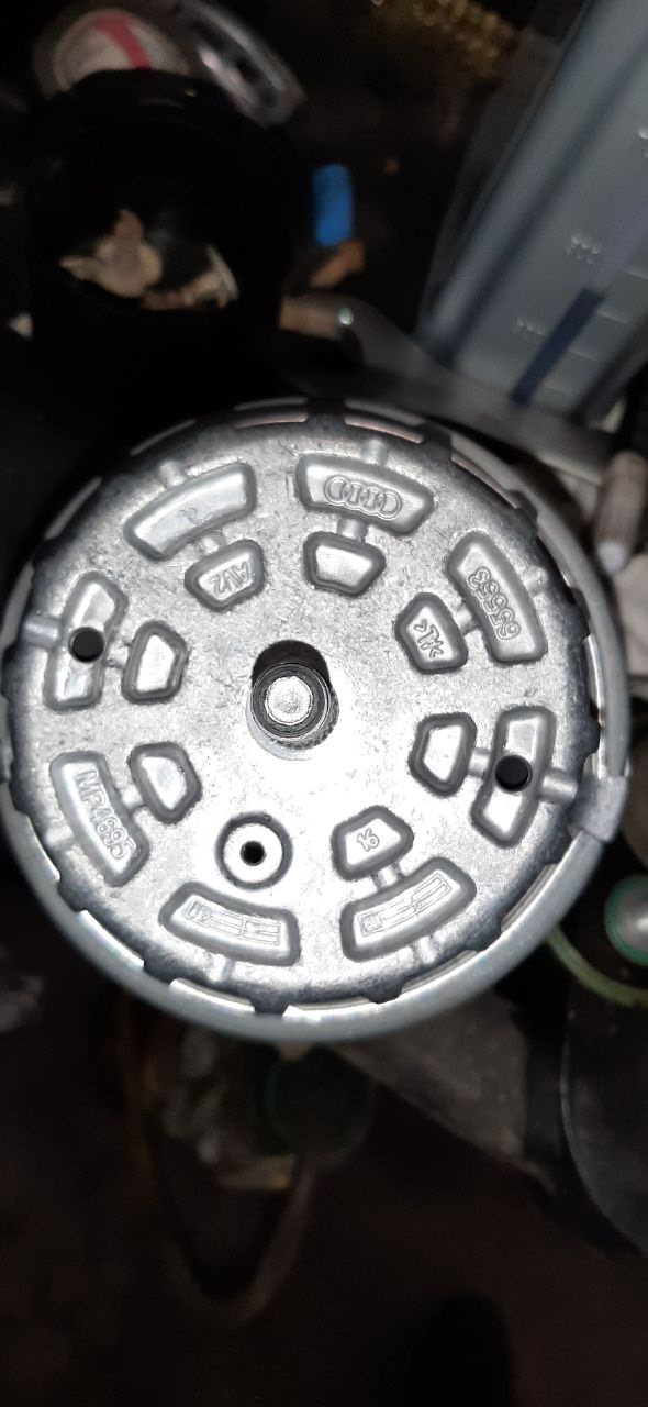Заміна лівої подушки (опори) двигуна VAG 4F0199379BG 5