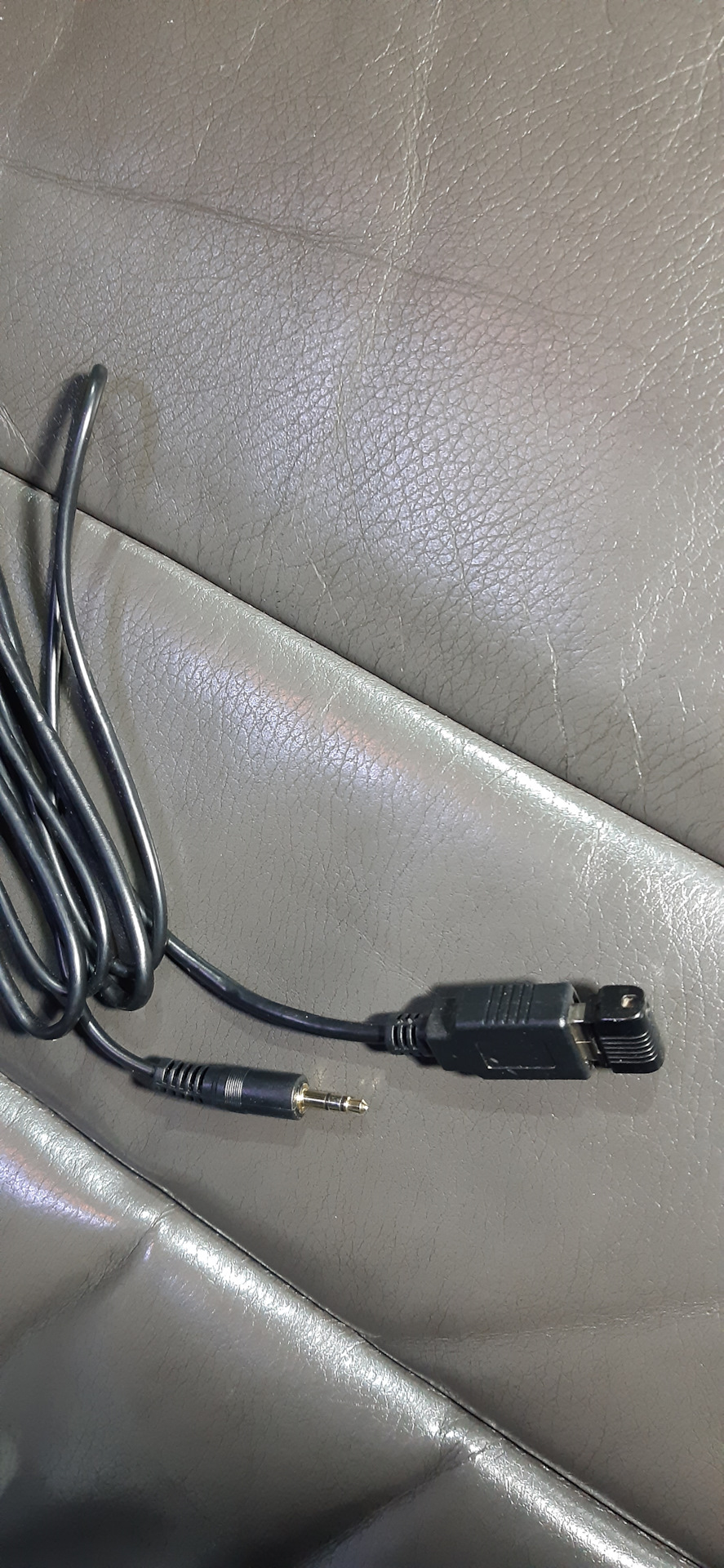 USB/AUX адаптер-емулятор CD чейнджера для Audi concert 2