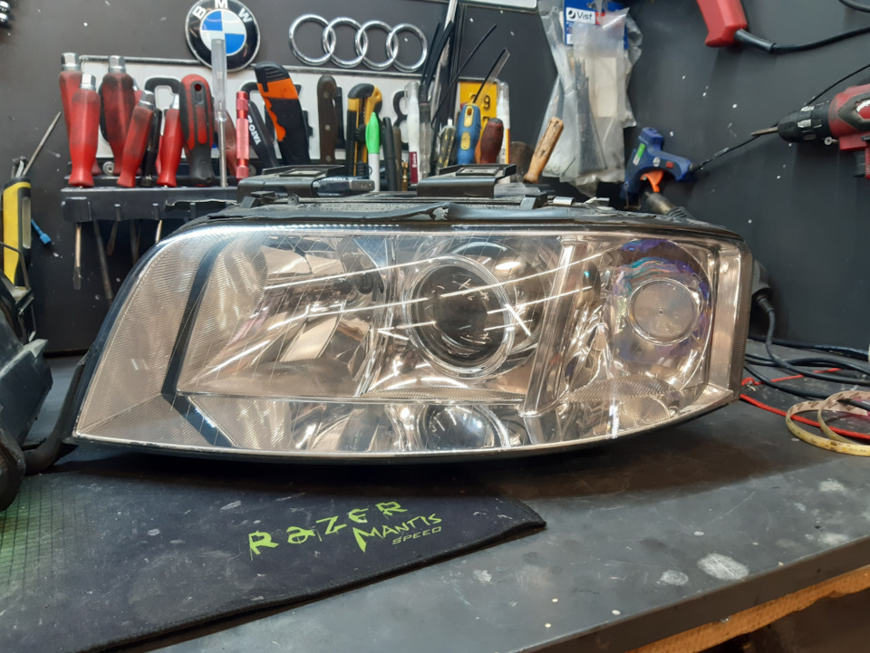 Індивідуальний дизайн фар до AUDI A6C5 2