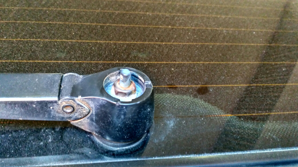 Заміна ковпачка заднього двірника та двірників по колу 3