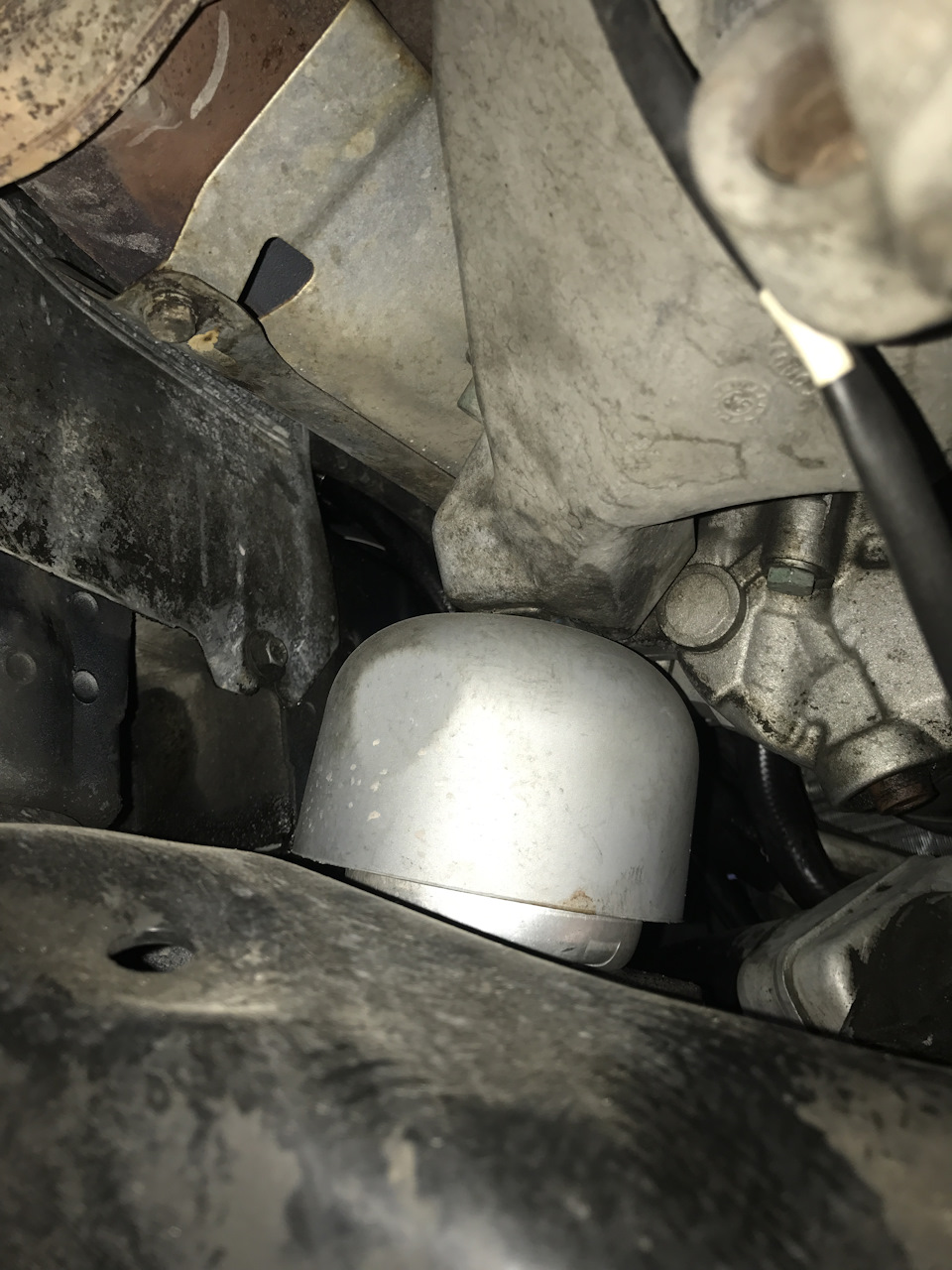 Заміна подушок двигуна 2.8 Audi A6(C5) 1