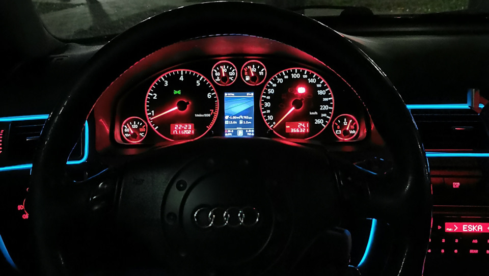 Встановлення кольорового дисплея в панелі приладів VDO audi a6 c5 1