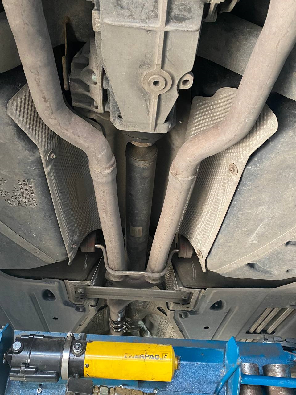 Установка Downpipe та спортивного вихлопу на дизель А6 С6 3