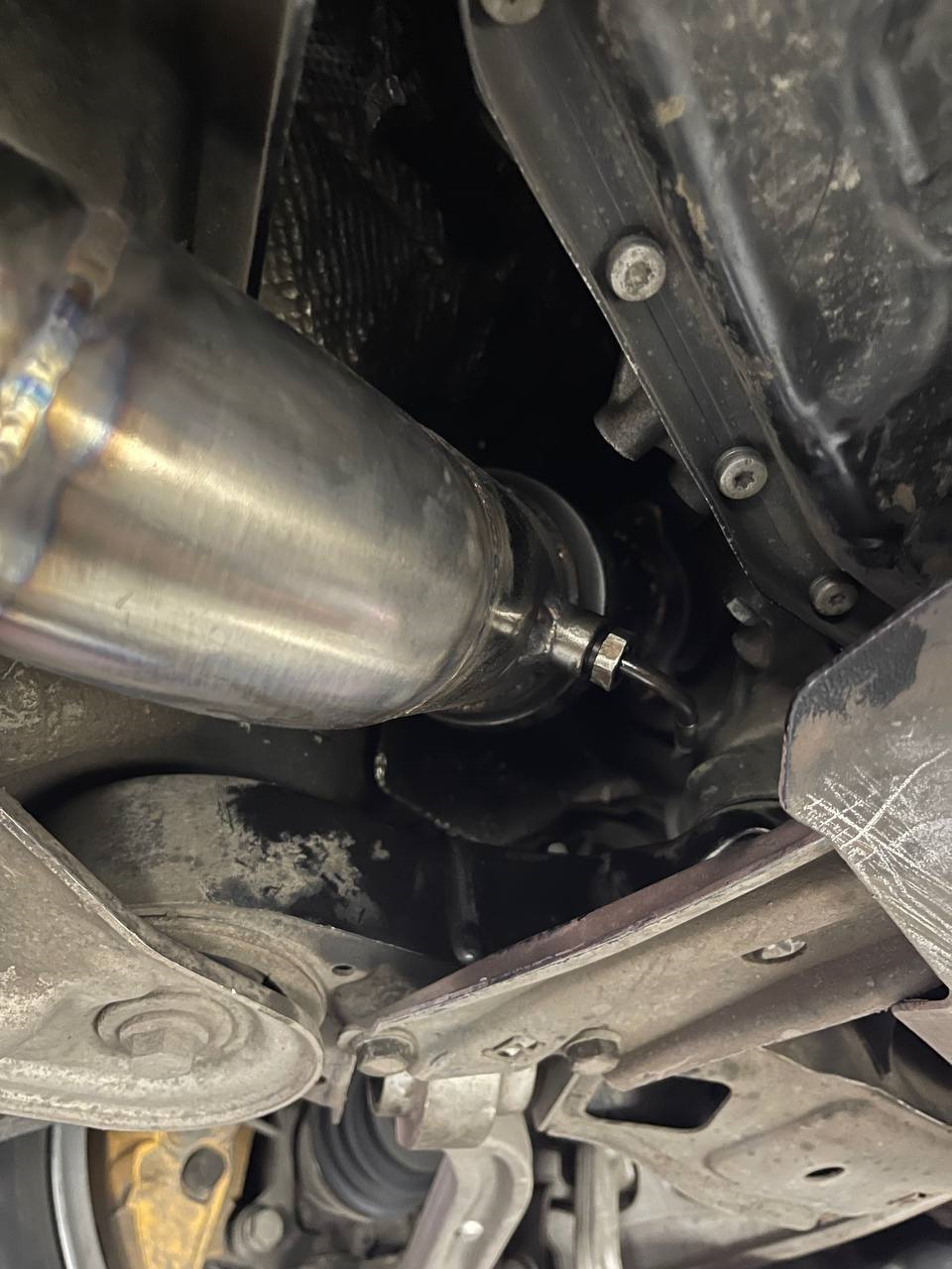 Установка Downpipe та спортивного вихлопу на дизель А6 С6 5