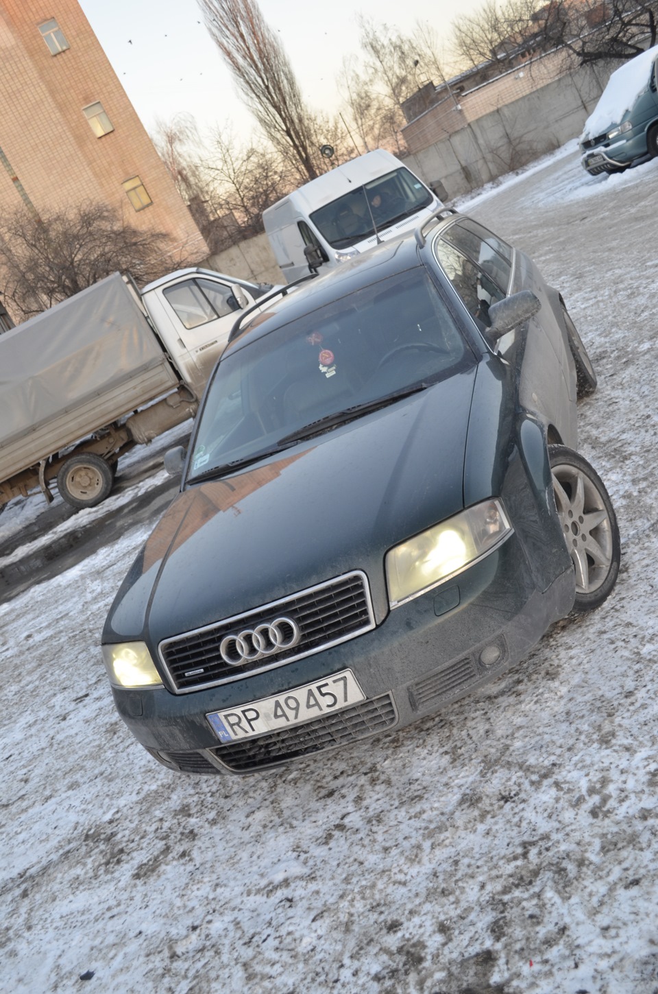 ось ще пару її фоток 5