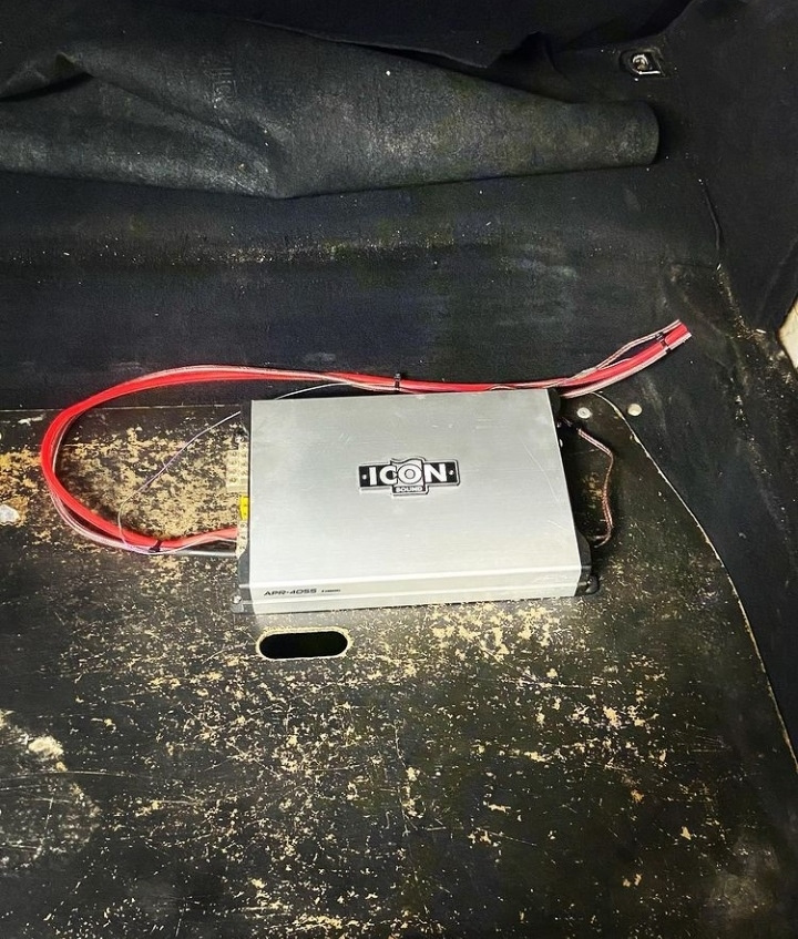 Звук акустика Audi A6 C4 5