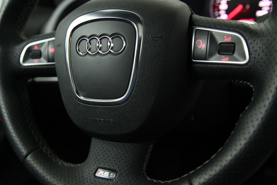 Поставив кермо від RS5 4