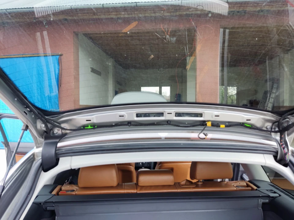 1.Центральний стоп сигнал. Новий акумулятор.