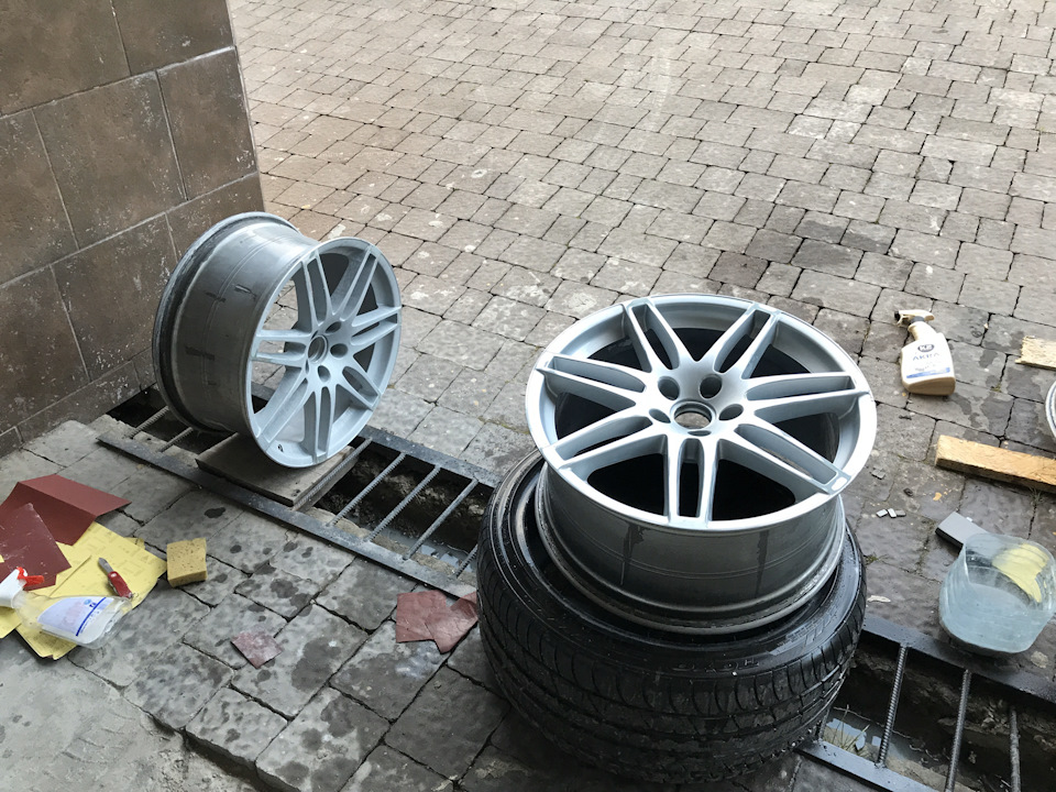 Нові диски оригінал Audi 19x9j 4