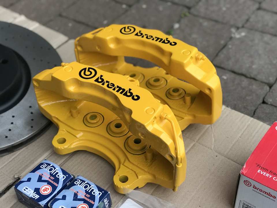 Передні гальма Brembo 18z + перфоровані гальмівні диски 4