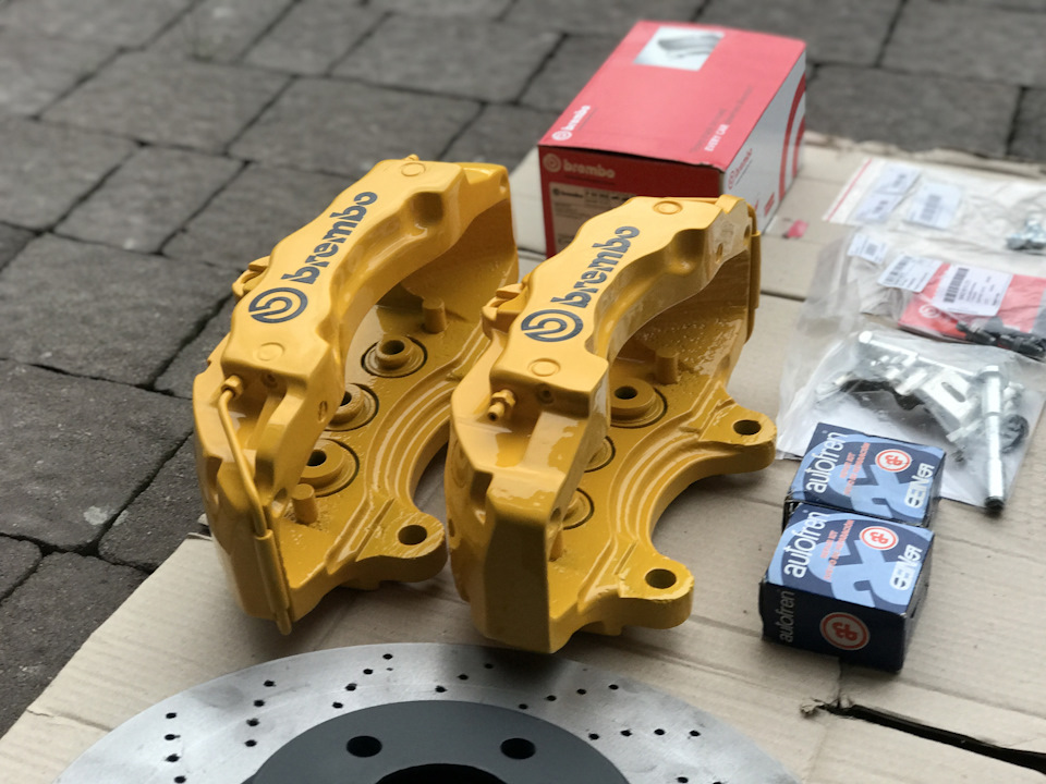 Передні гальма Brembo 18z + перфоровані гальмівні диски 5