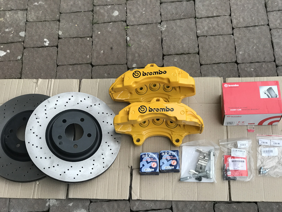 Передні гальма Brembo 18z + перфоровані гальмівні диски 3