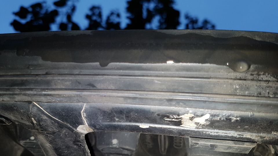 Ущільнювач кромки капота 2