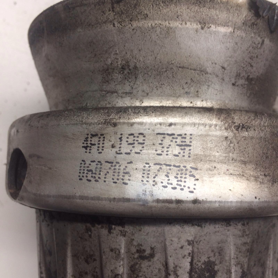 Ліва подушка HYDROLAGER 4F0199379BL 5