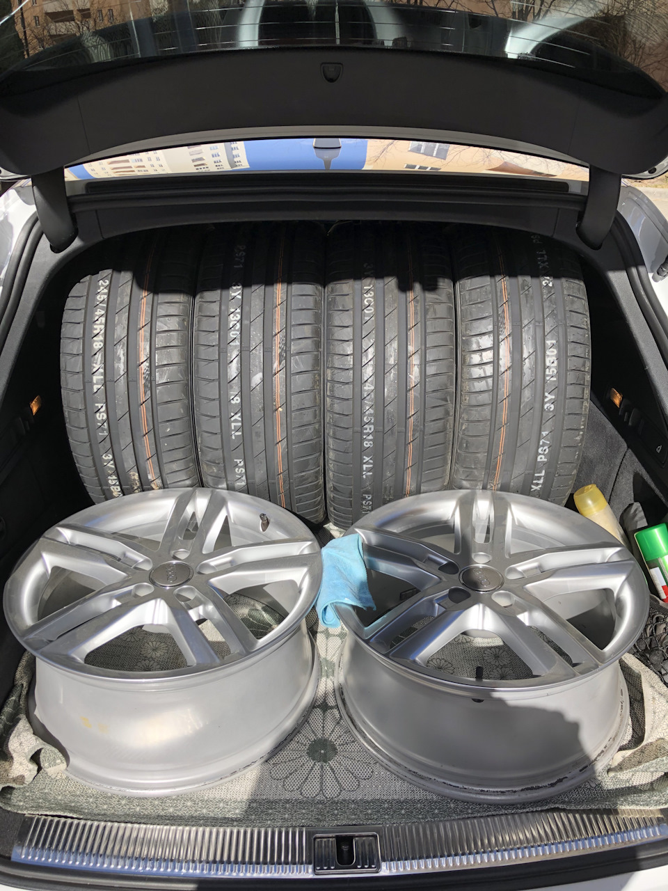 Літні лижі: Диски Audi r18 та гума Kumho 245/45 2