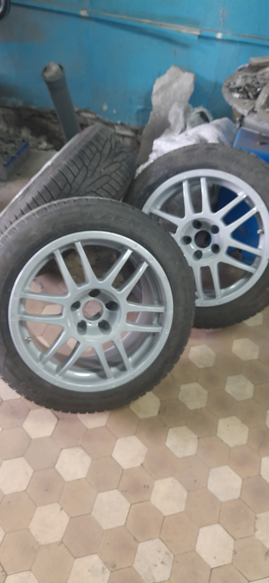 Диски R17 різноширокі 2
