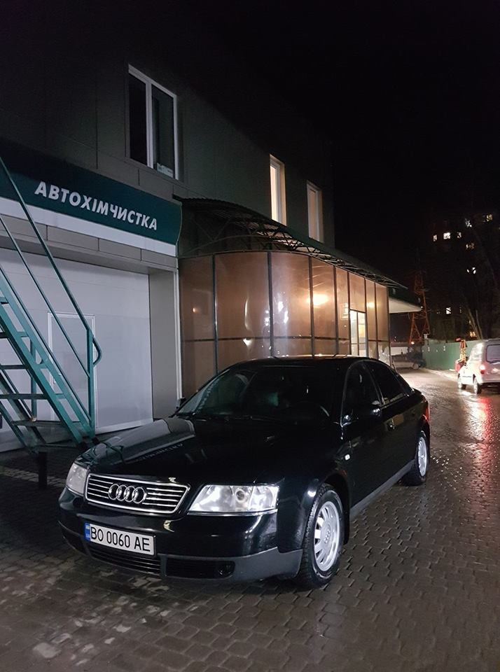 Реставрація центральних грат радіатора Audi a6 c5 1