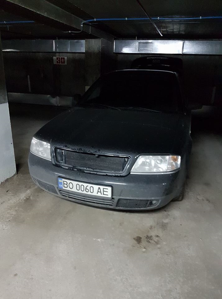 Реставрація центральних грат радіатора Audi a6 c5 2