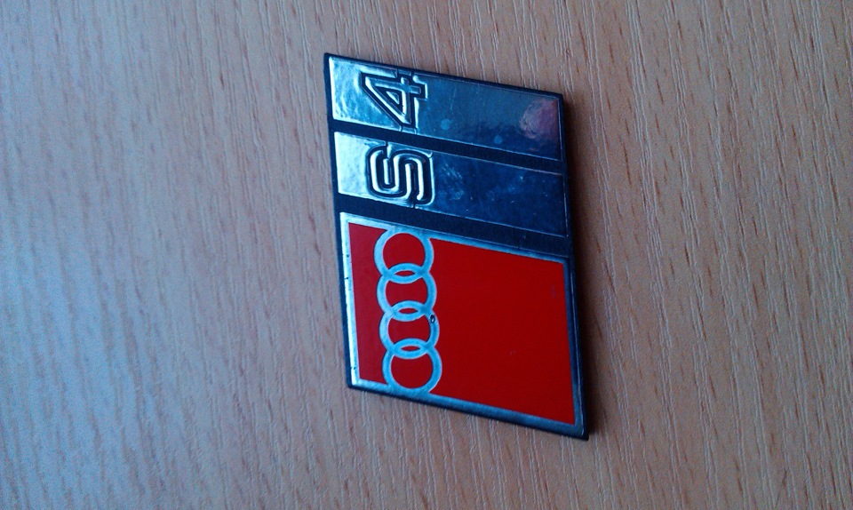 Купив значок S-Line 1