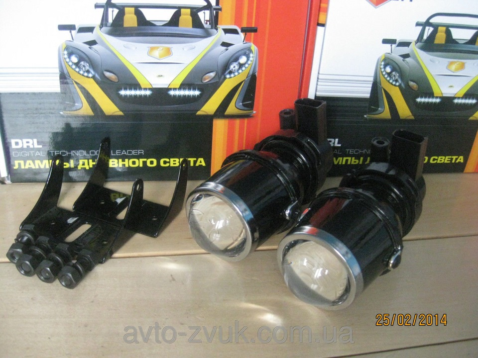 протитуманки CYCLON FL-2.0 з ксеноном CYCLON R-TYPE SLIM 35W 3400к 1