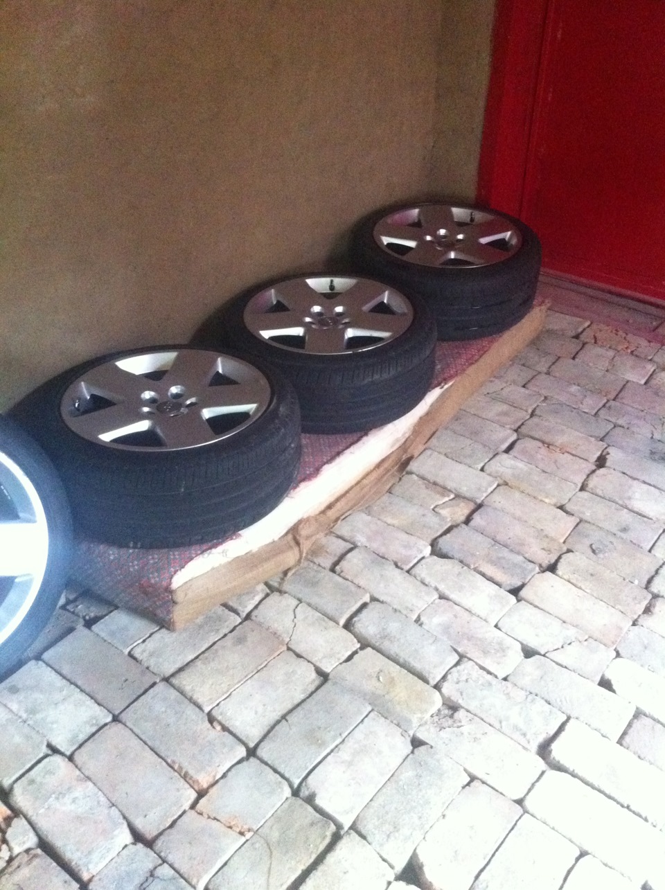 продам audi flat fives r18 2