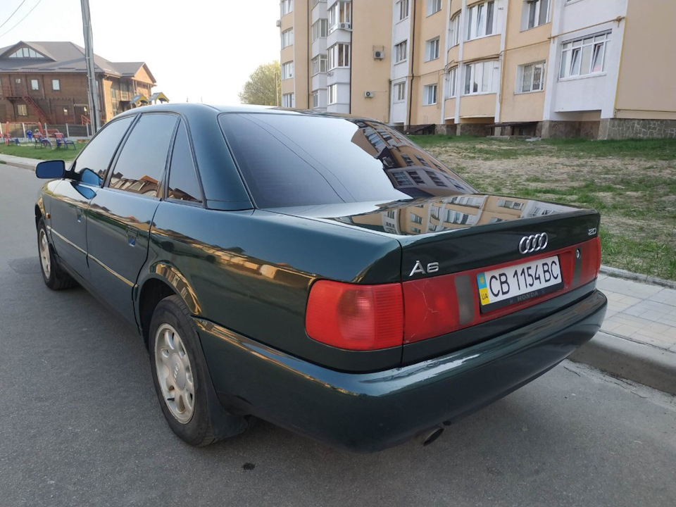 Мій друг зараз продає цю машину! 5