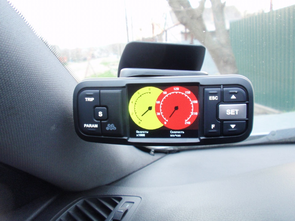 Установил на автомобиль бортовой компьютер Multitronics VC731 5
