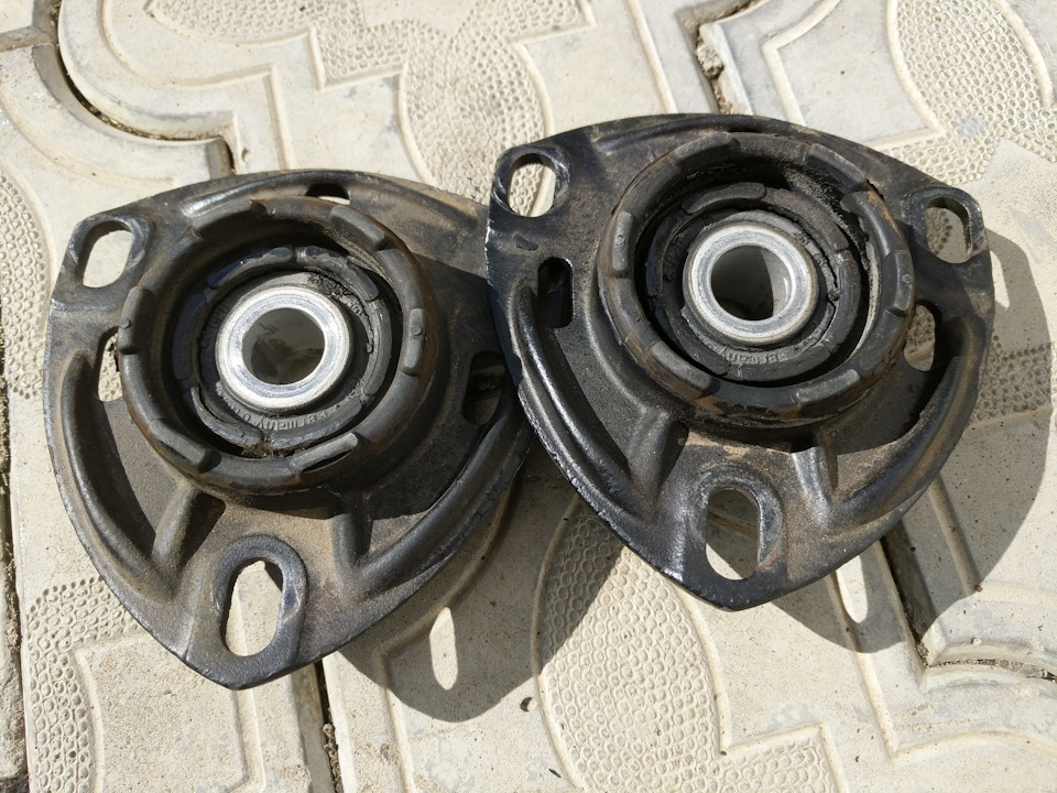 Передні опорні подушки 1