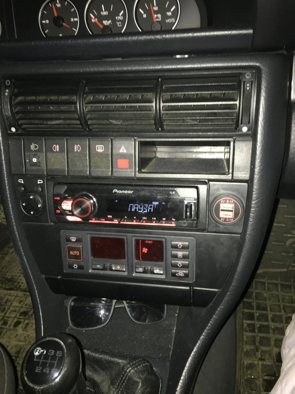 USB порт замість прикурювача