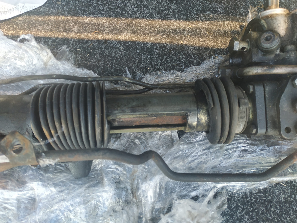 Встановлення рейки Servotronic на Audi A6 C4 2