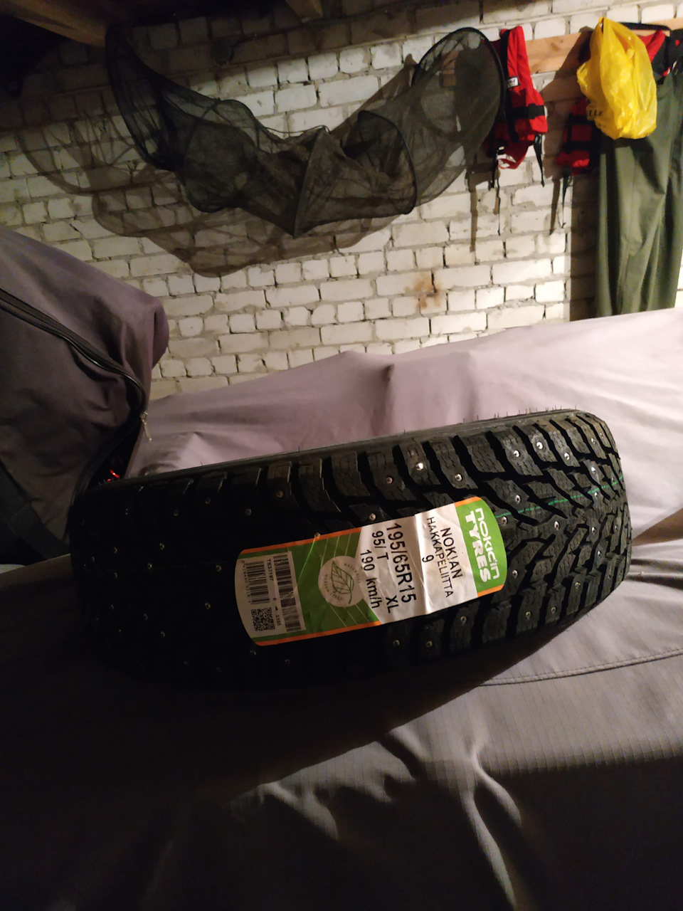 Зима вже близько...Nokian Hakkapeliitta 9 4