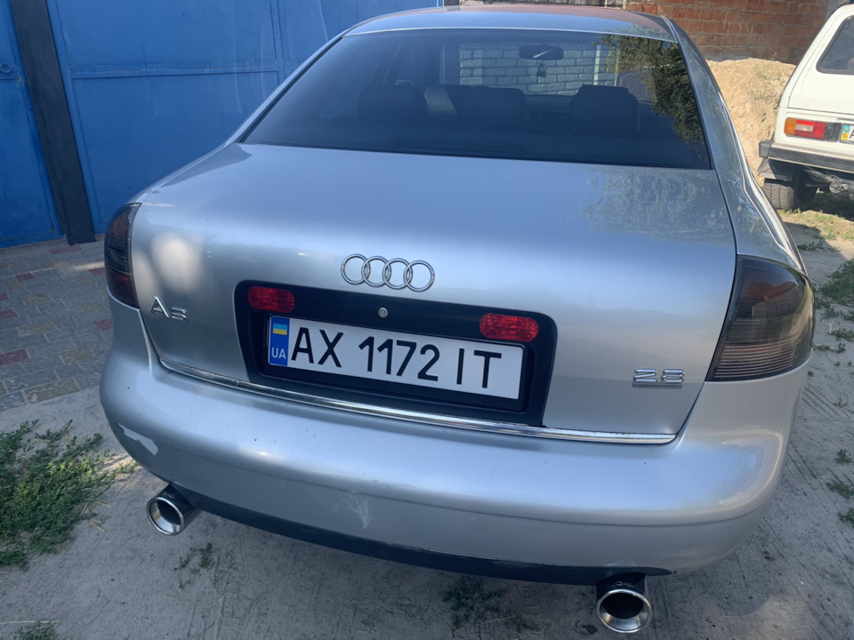 Установка Hella black на audi a6c5 1