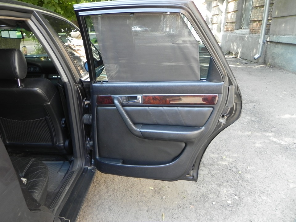 Штатні шторки в авто 2