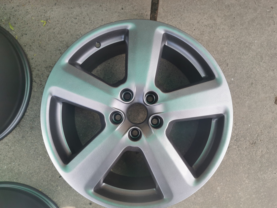Vancouver r18. 245/45/18. 3