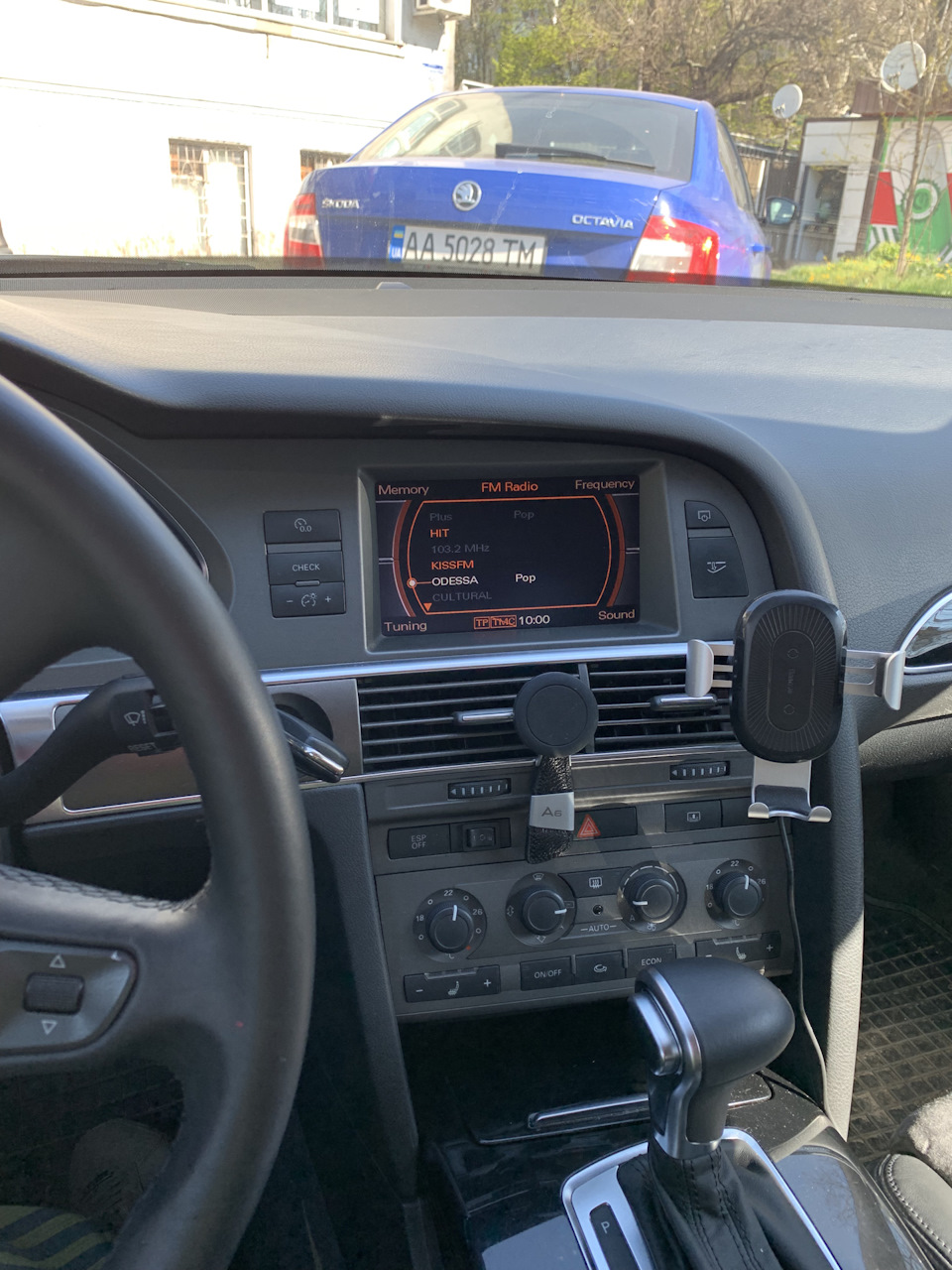 Непонятки з бездротовою зарядкою для телефону або війна з іммобілайзером. 2