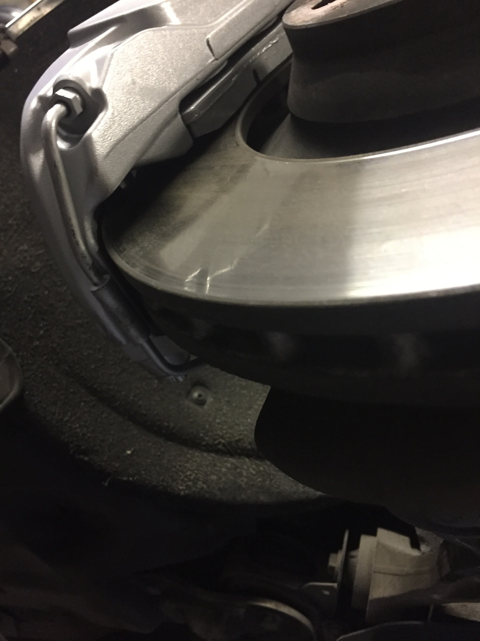 Заміна 4-поршневої опори Brembo a6c6 від q5 4