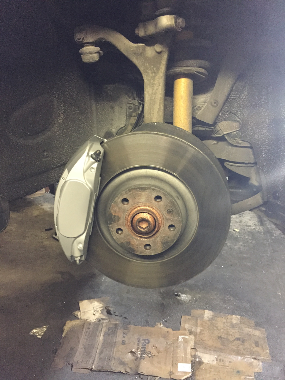 Заміна 4-поршневої опори Brembo a6c6 від q5 1