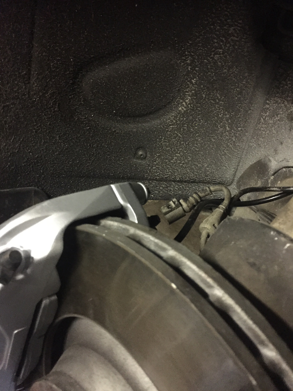 Заміна 4-поршневої опори Brembo a6c6 від q5 3