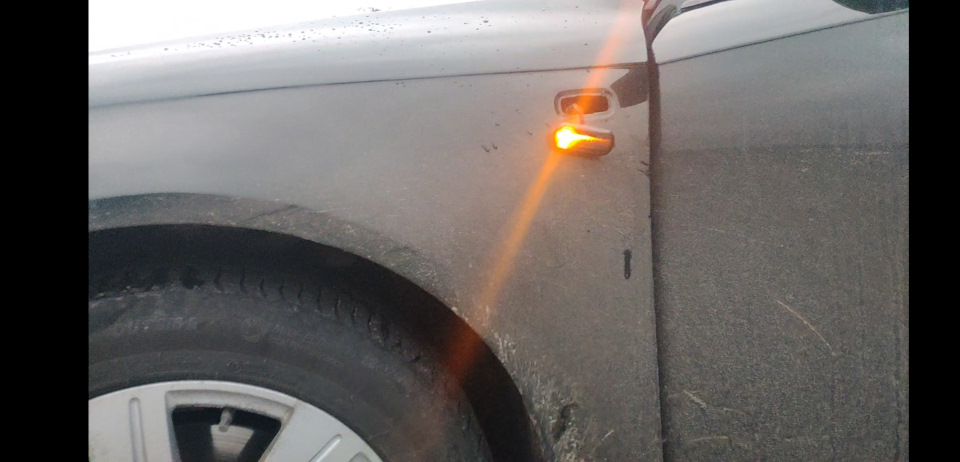 Бічні поворотники тоновані LED з AliExpress на Audi A6 C6 (4F2) 2