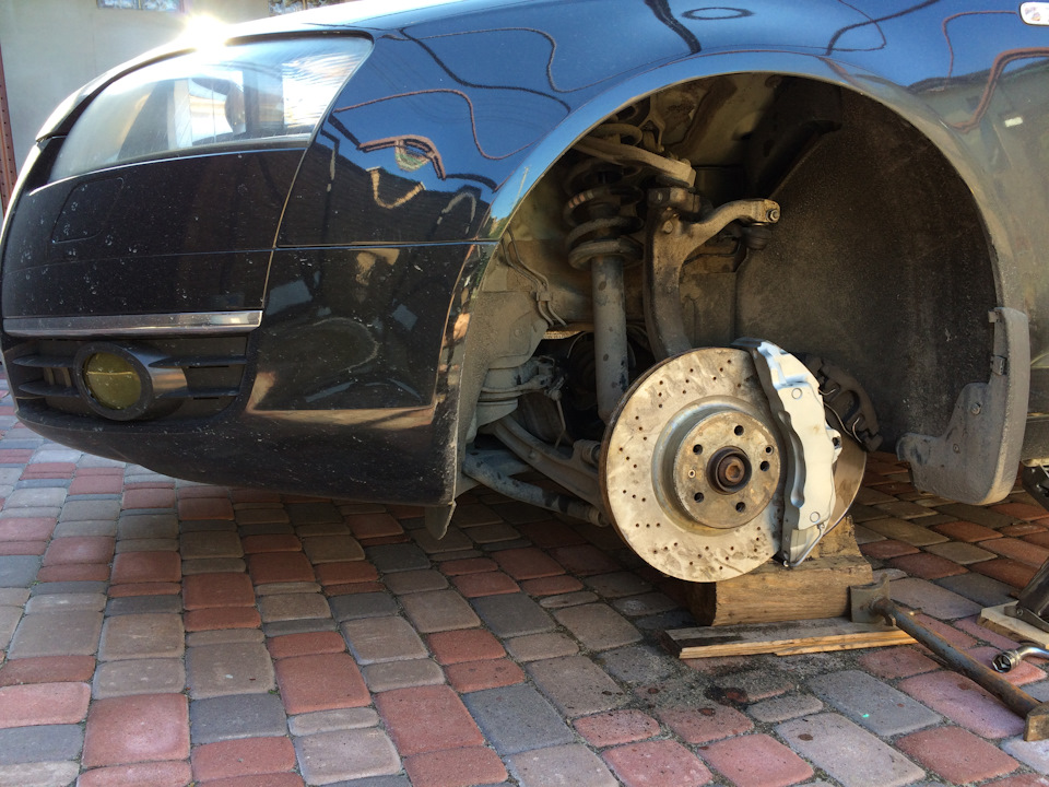 Прикладка Brembo 17Z з диском 330x32х64.5 на Audi A6 C6 зі маточкою 85мм 4