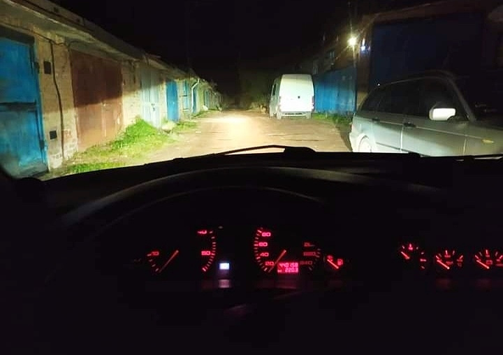 Встановлення бі-лінз 3 дюймів та встановлення ксенону 4300К 3